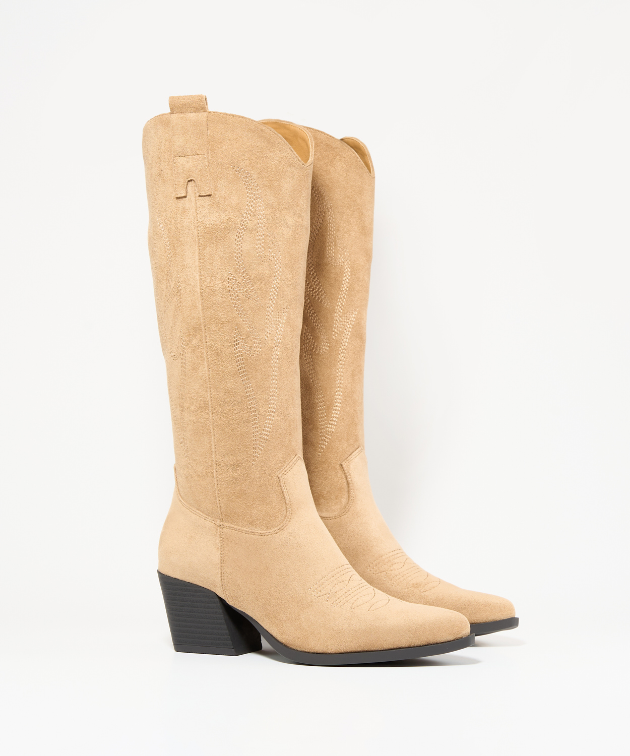 Bota tacón cowboy pespuntes